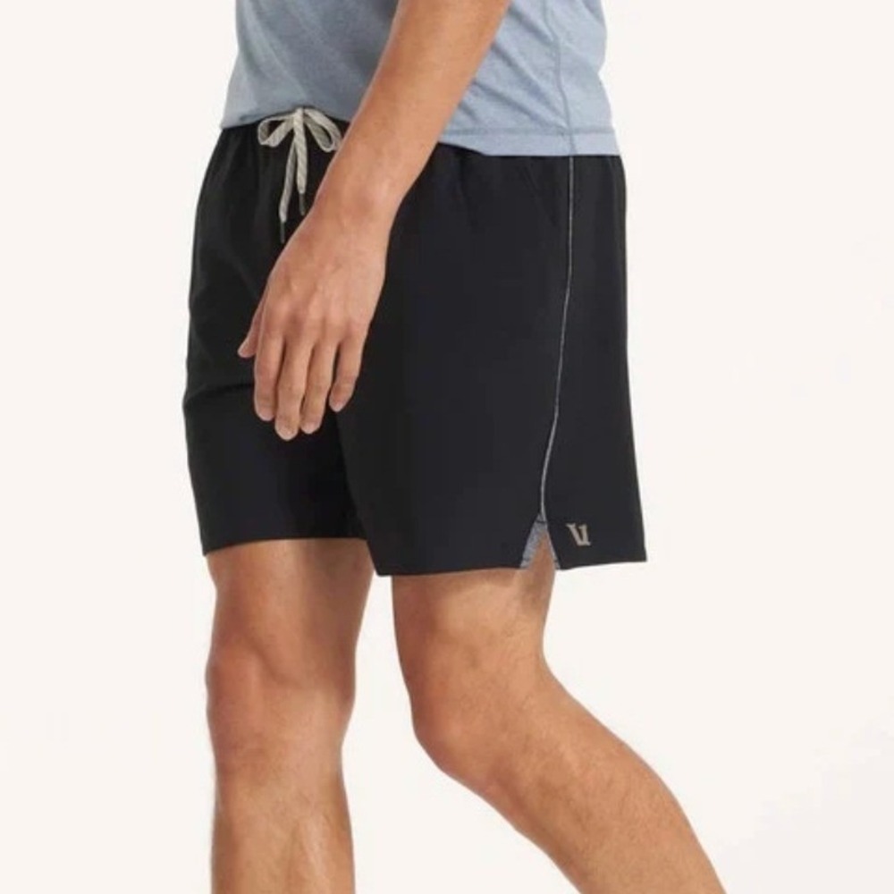 Vuori Mens Trail Shorts Size M Black Athletic Athleisure Activewear Trianing Gym